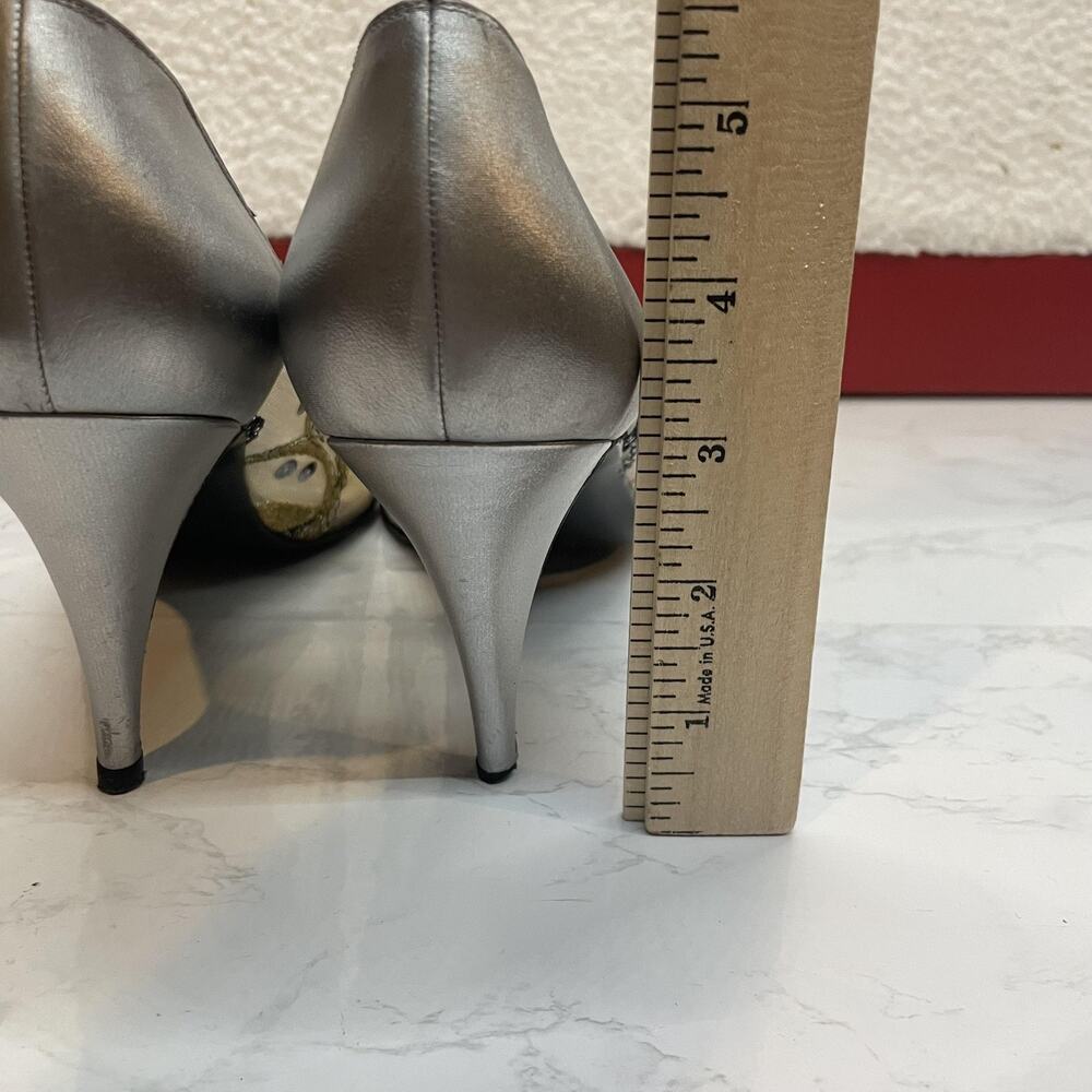 Vintage Stuart Weitzman Shoes Womens Size 9.5 Silver Floral Sequin Pump Heels - Picture 6 of 13